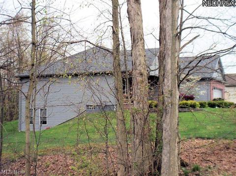 6975 Ruby Cts, Austintown, OH 44515 photo 2
