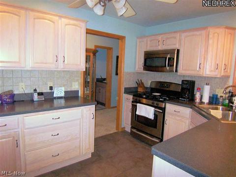 6975 Ruby Cts, Austintown, OH 44515 photo 10
