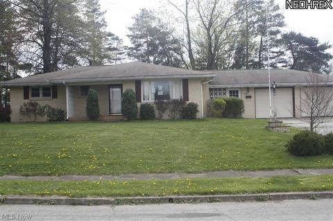 681 Devitt Ave, Campbell, OH 44405 photo 1