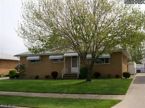 811 E 272nd St, Euclid, OH 44132 photo 1