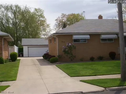 811 E 272nd St, Euclid, OH 44132 photo 12