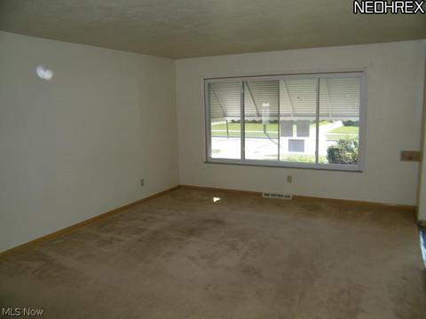 5465 E 141, Maple Heights, OH 44137 photo 4