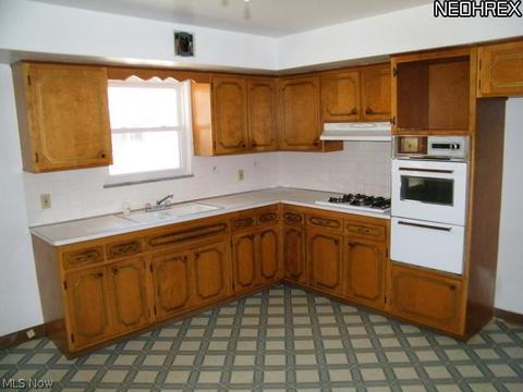 5465 E 141, Maple Heights, OH 44137 photo 6
