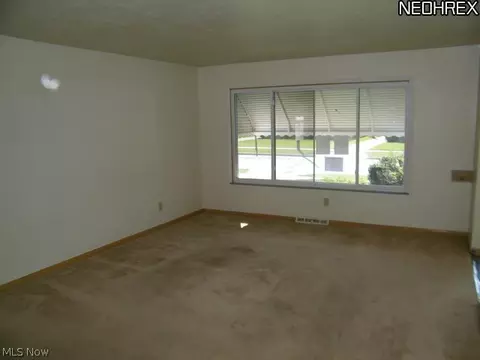 5465 E 141, Maple Heights, OH 44137 photo 4