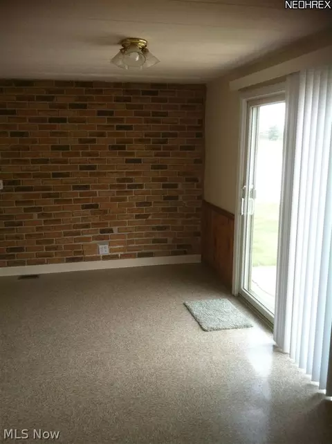 483 Stable Dr, Lagrange, OH 44050 photo 3
