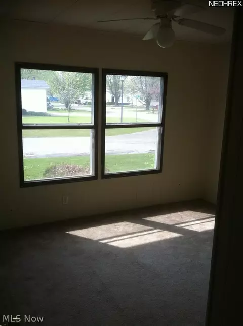 483 Stable Dr, Lagrange, OH 44050 photo 5
