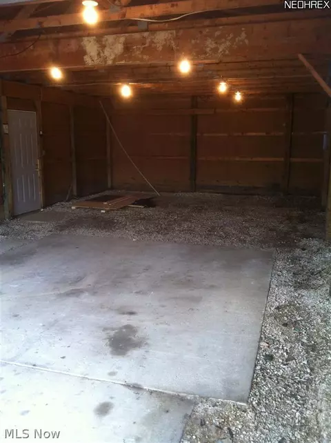 483 Stable Dr, Lagrange, OH 44050 photo 10
