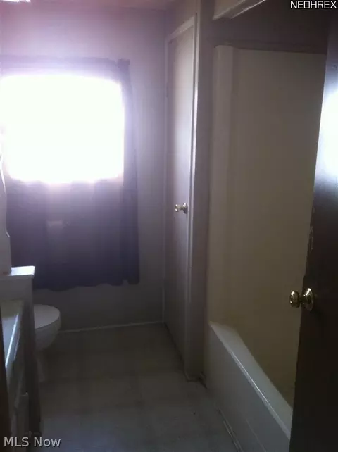 483 Stable Dr, Lagrange, OH 44050 photo 6