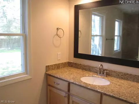 7577 Wake Robin Dr, Hudson, OH 44236 photo 17
