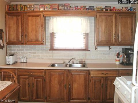106 Harvey, Struthers, OH 44471 photo 6