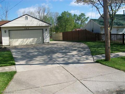702 Lucille Dr, Elyria, OH 44035 photo 15