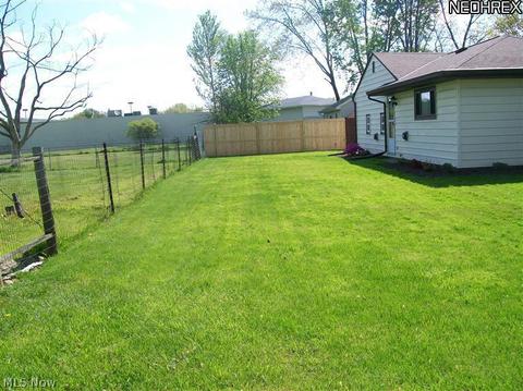 702 Lucille Dr, Elyria, OH 44035 photo 13