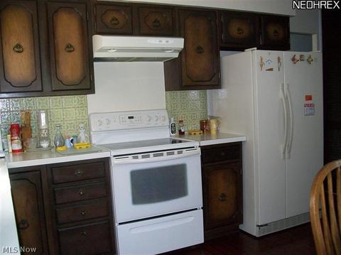702 Lucille Dr, Elyria, OH 44035 photo 4