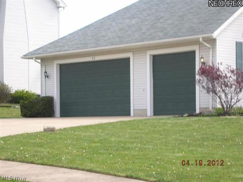 40 Ledgeview Ct, Maple Heights, OH 44137 photo 2