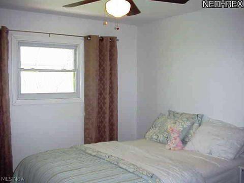 105 Naples Dr, Elyria, OH 44035 photo 16