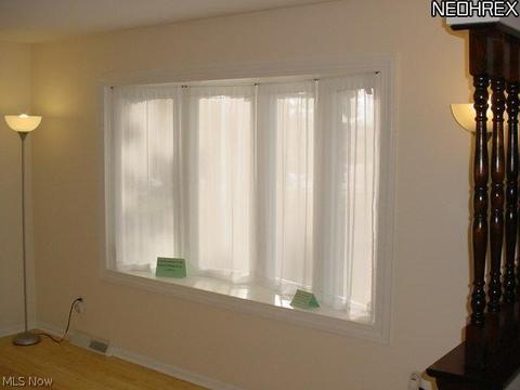 105 Naples Dr, Elyria, OH 44035 photo 5