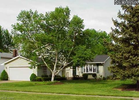 105 Naples Dr, Elyria, OH 44035 photo 1
