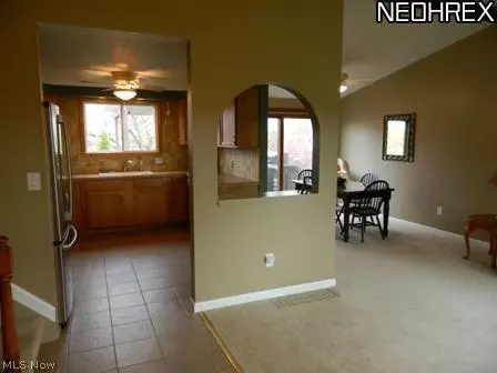 5381 Celeste View Dr, Stow, OH 44224 photo 2