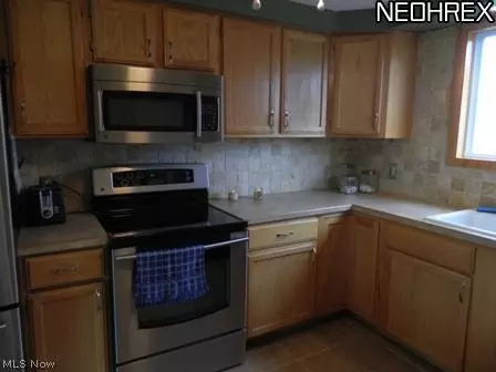 5381 Celeste View Dr, Stow, OH 44224 photo 3