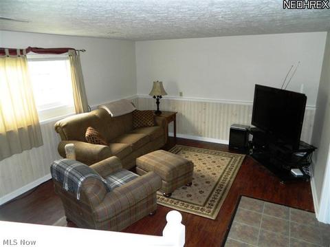 1184 Bryce Ave, Aurora, OH 44202 photo 2