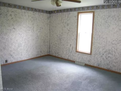 606 Johnson Ave, Dennison, OH 44621 photo 5