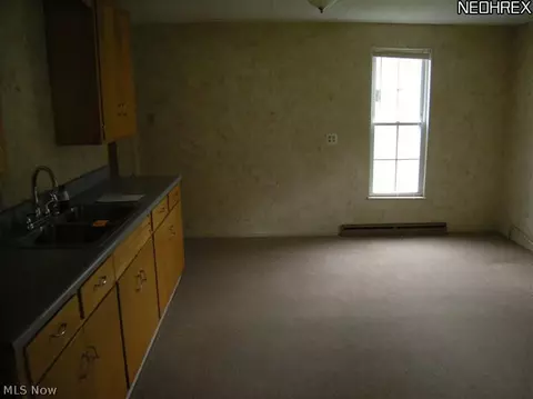 606 Johnson Ave, Dennison, OH 44621 photo 2