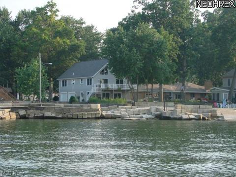19 Dayton Ave, Huron, OH 44839 photo 4
