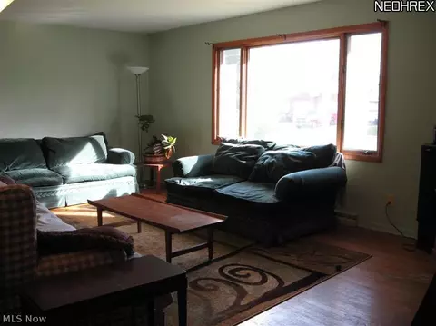 24 Baker St, Berea, OH 44017 photo 4