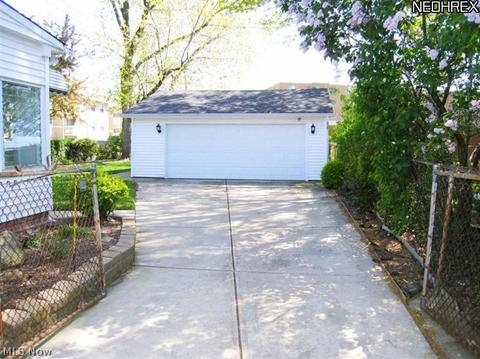 31820 Daniel Dr, Willowick, OH 44095 photo 17