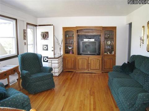 31820 Daniel Dr, Willowick, OH 44095 photo 5