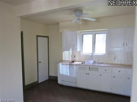 311 Gulf Rd, Elyria, OH 44035 photo 3