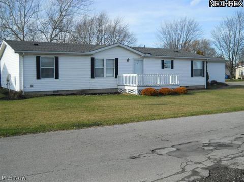 454 Stable Dr, Lagrange, OH 44050 photo 1