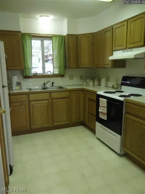604 Koerber Ave, Akron, OH 44314 photo 11