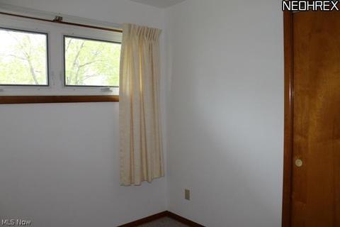 401 Beebe Ave, Elyria, OH 44035 photo 9