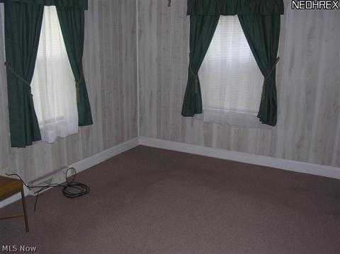 418 Adams St, Elyria, OH 44035 photo 4