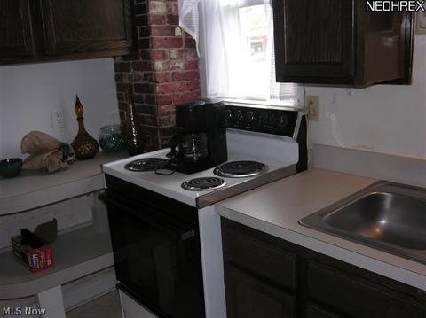 418 Adams St, Elyria, OH 44035 photo 9