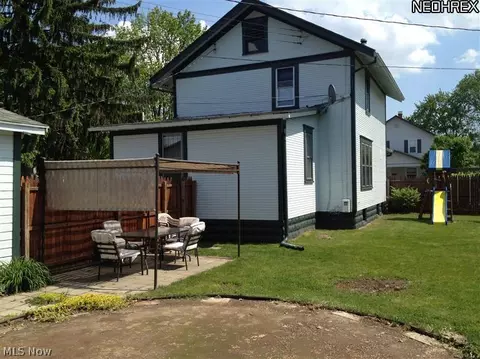 319 W 12th St, Dover, OH 44622 photo 14