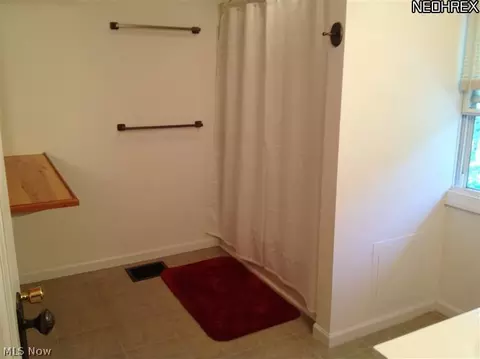 319 W 12th St, Dover, OH 44622 photo 10