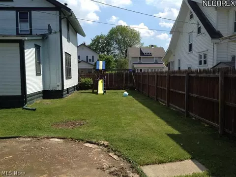 319 W 12th St, Dover, OH 44622 photo 15