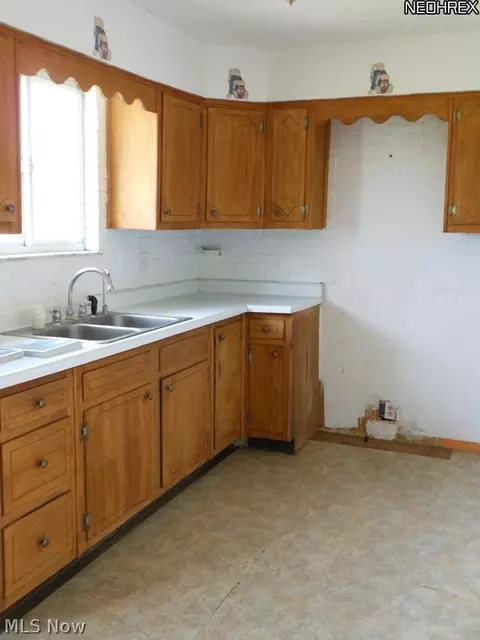 6361 Giddings Rd, Rootstown, OH 44272 photo 3