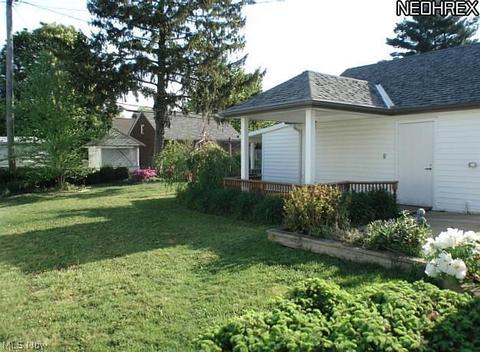 22967 Ivan Ave, Euclid, OH 44123 photo 17