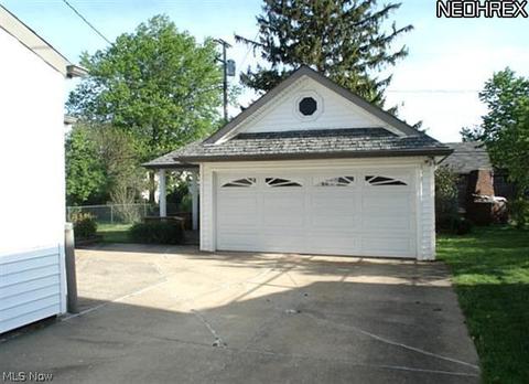 22967 Ivan Ave, Euclid, OH 44123 photo 23