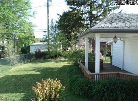 22967 Ivan Ave, Euclid, OH 44123 photo 20