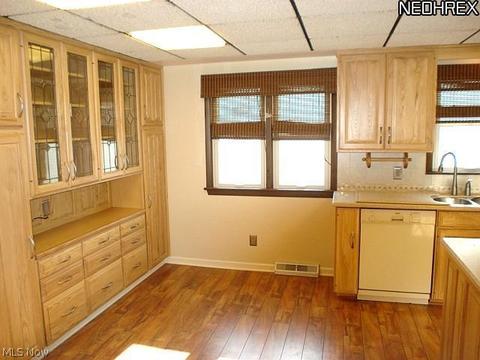 22967 Ivan Ave, Euclid, OH 44123 photo 13