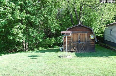 146 Chestnut St, Struthers, OH 44471 photo 8