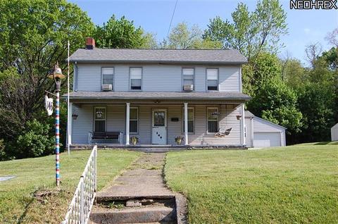 146 Chestnut St, Struthers, OH 44471 photo 1