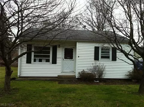 1935 E 45th St, Ashtabula, OH 44004 photo 1