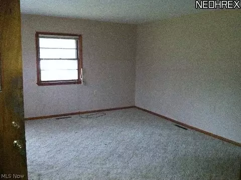 1935 E 45th St, Ashtabula, OH 44004 photo 4