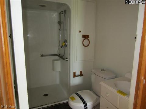 2334 E 34th St, Lorain, OH 44055 photo 3