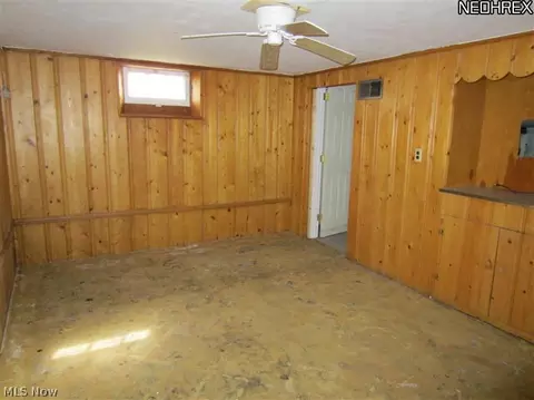 2334 E 34th St, Lorain, OH 44055 photo 8
